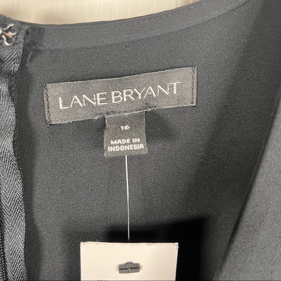 Lane Bryant Black Blouse Lace Vneck Front Sz 16 NWT - Picture 6 of 15